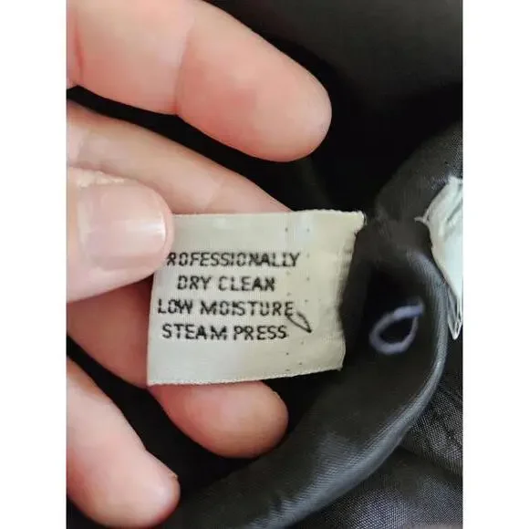 Vintage 80s David Hayes for Neiman Marcus size 8 Black elegant gown with beading - Picture 6 of 6